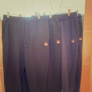 Women’s Fila SweatPants, Size medium.